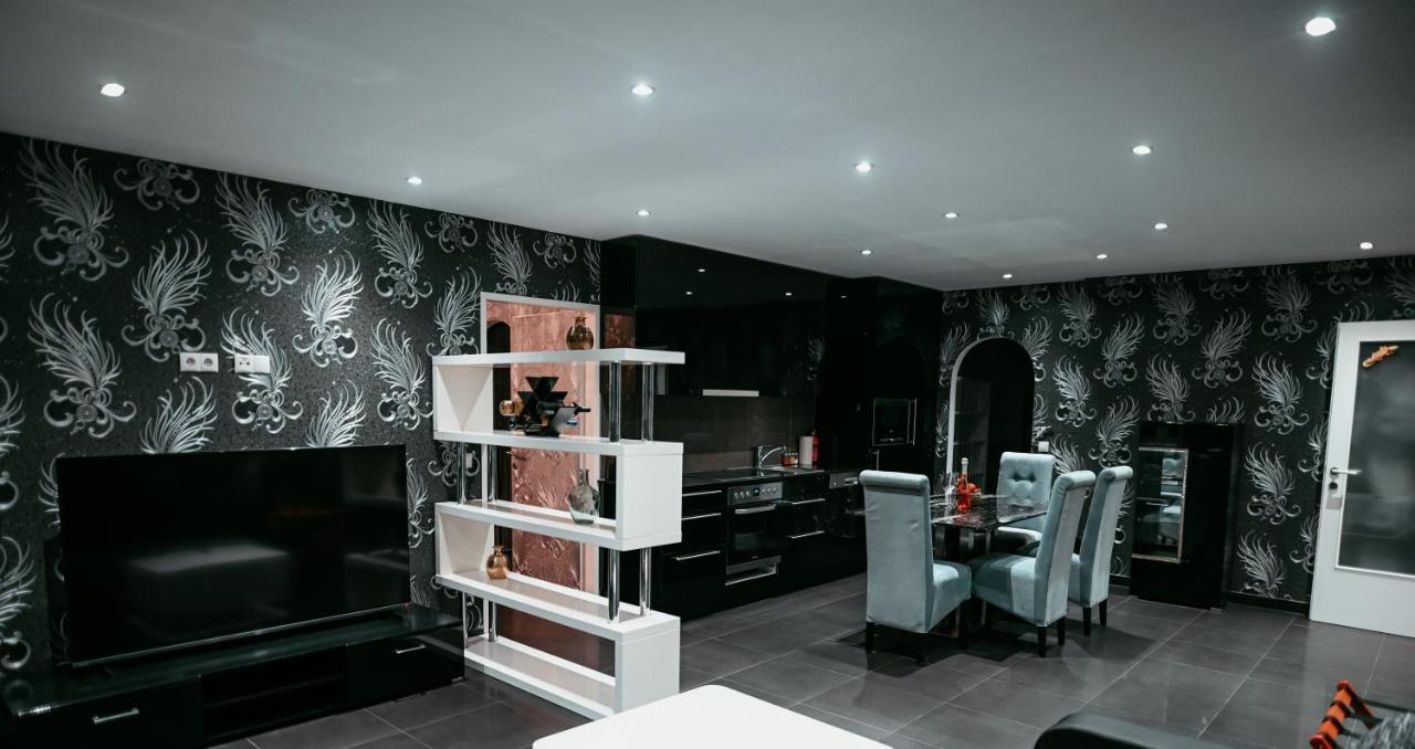 Vip Vienna Shopping Center 5 Appartment Bagian luar foto